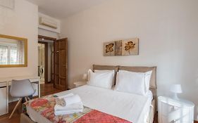 Bright Apt 2 Bedroom And Balcony